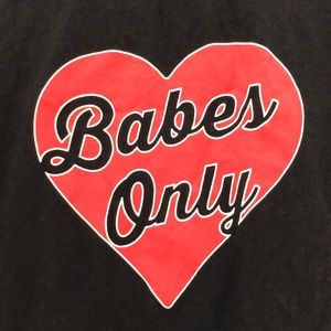forever 21 babes only black heart tee